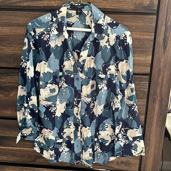 Ann Taylor Tops - Woman’s blouse